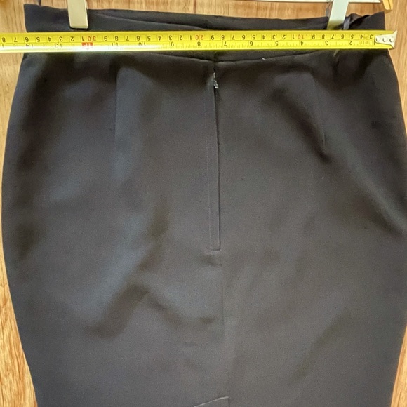 New collection is black crepe skirt with satin lining is beautiful 😍 - Picture 6 of 11